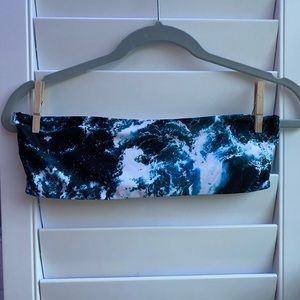 OCEAN WAVE STRAPLESS BIKINI TOP SIZE MED!!!!